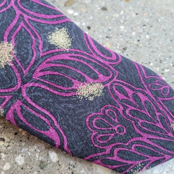 3/$20 - Alcione (Milano) 100% silk Tie - Picture 2 of 3